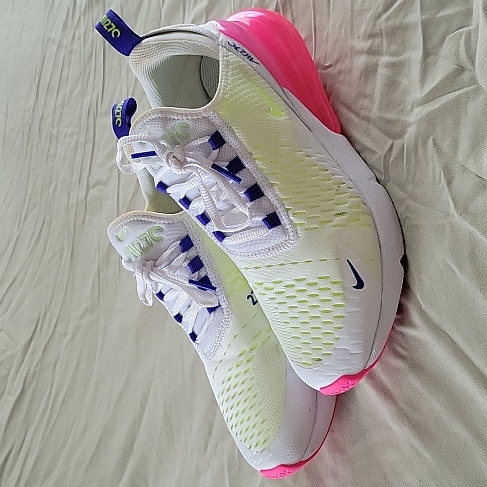 Nike Air Max 270 Size 9